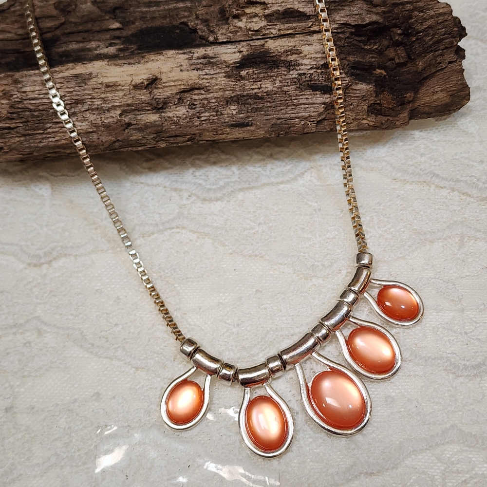 Chic Silver Toned Box Chain With Orangish Peach Teardrops Bib Statement Necklace